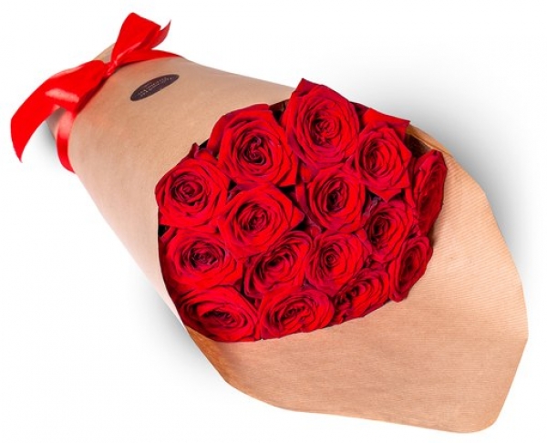 15 red roses